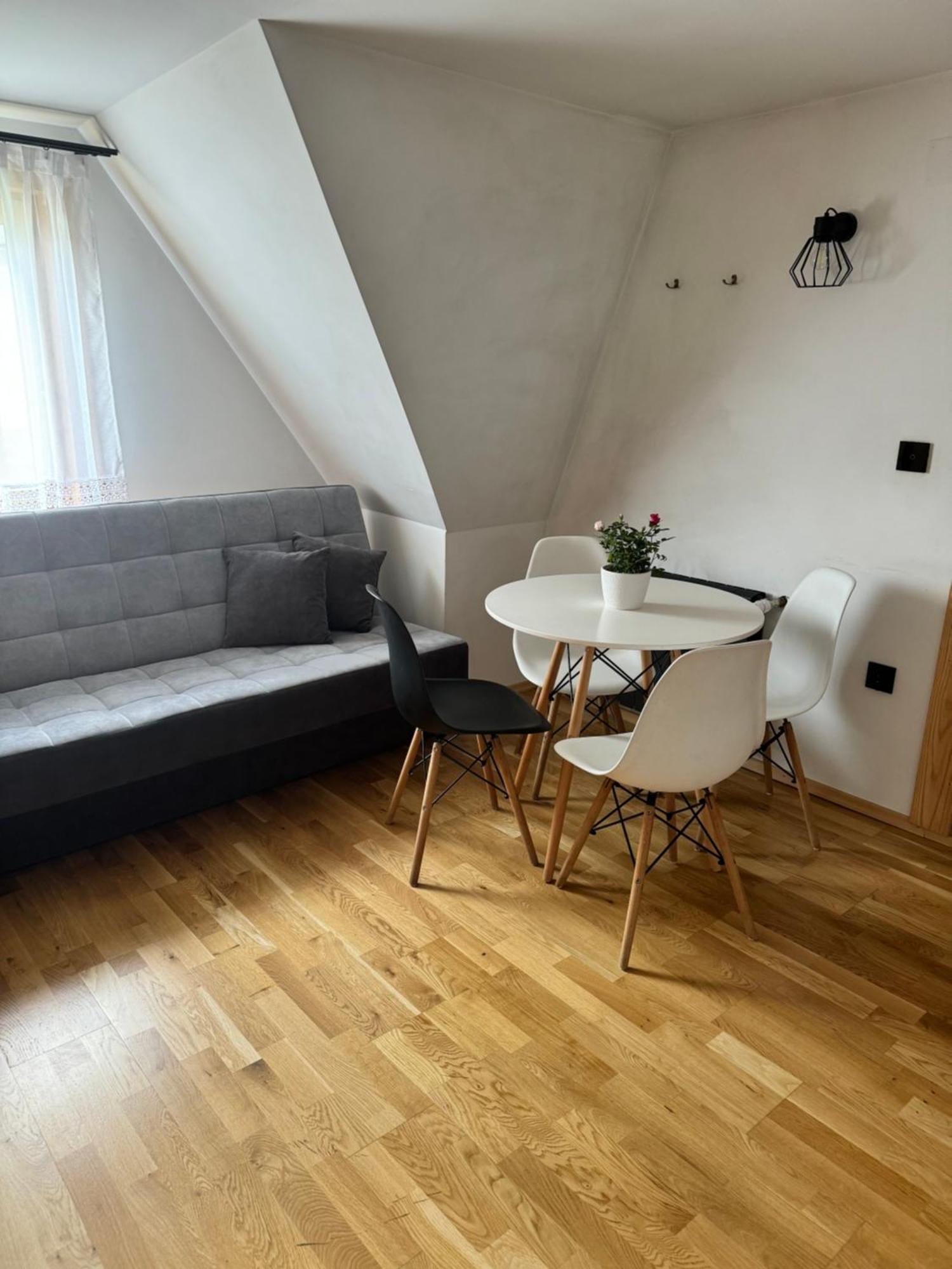 U Mlynorza Apartment Suche Luaran gambar